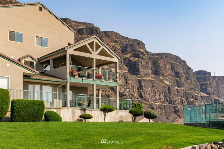 Property Photo:  8997  Crescent Bar Road NW 232  WA 98848 