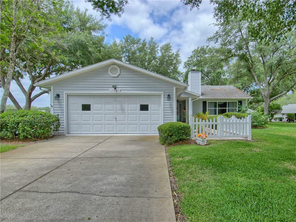 Property Photo:  1807 Tweed Court  FL 34788 