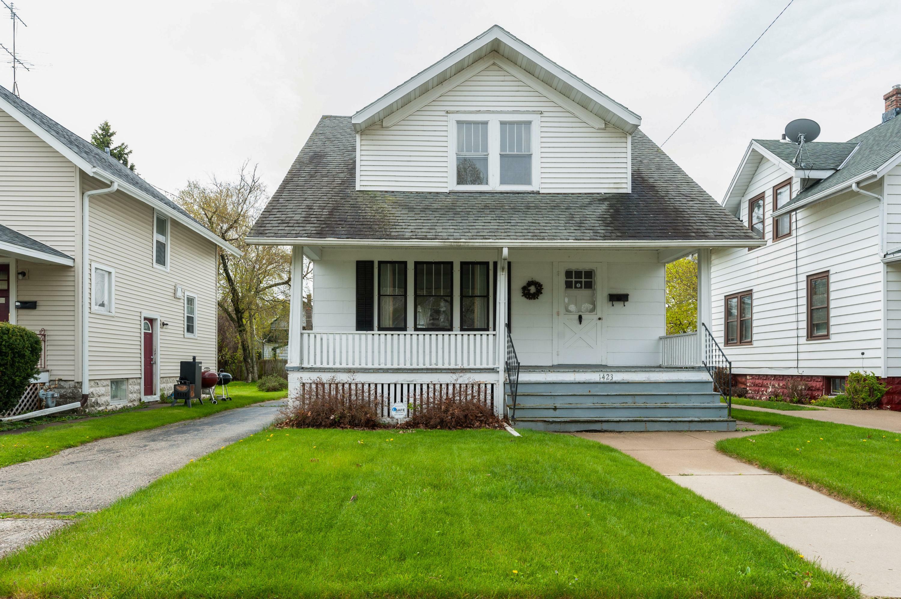 Property Photo:  1423 69th St  WI 53143 