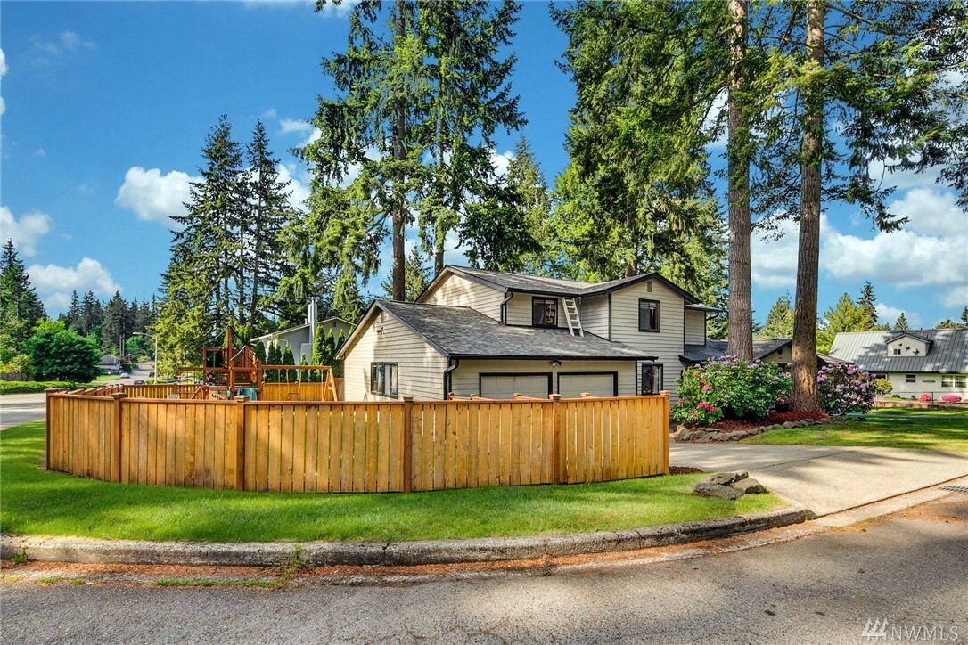 Property Photo:  14515 SE 139th Place  WA 98059 