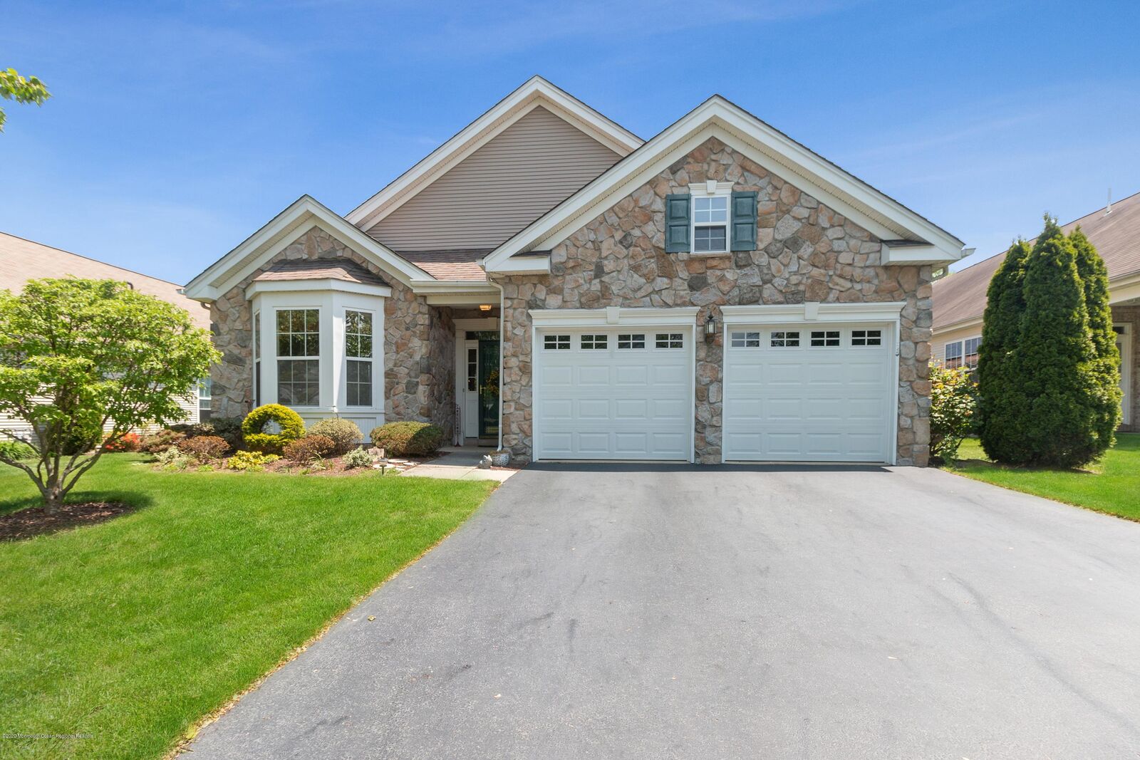 Property Photo:  7 Powderhorn Way  NJ 08501 