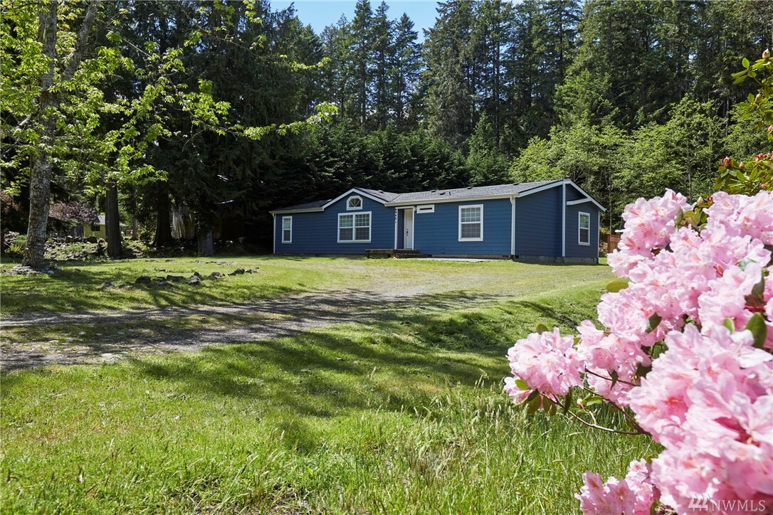 Property Photo:  9401 Priddy Vista Rd NW  WA 98380 