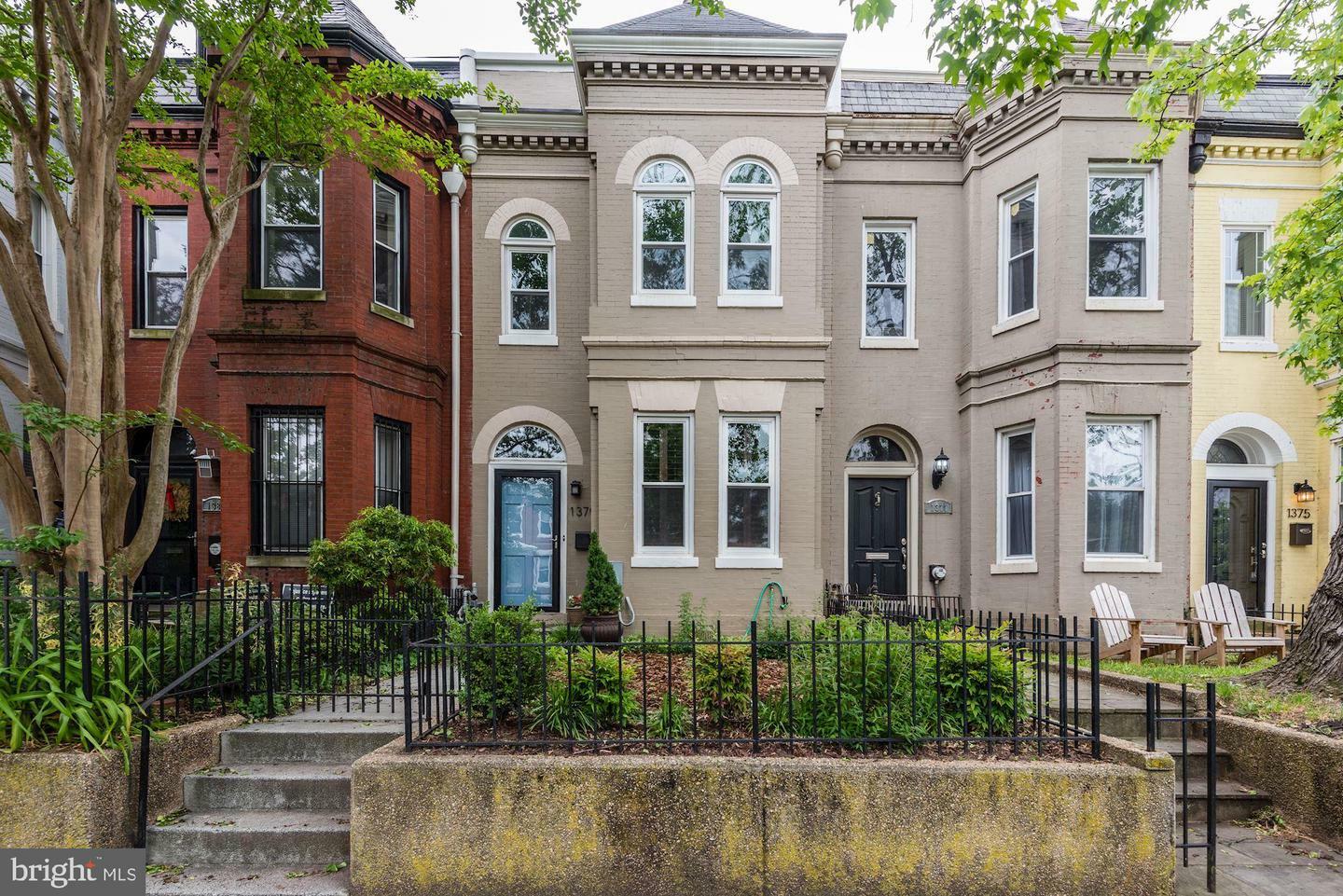 Property Photo:  1379 F Street NE  DC 20002 