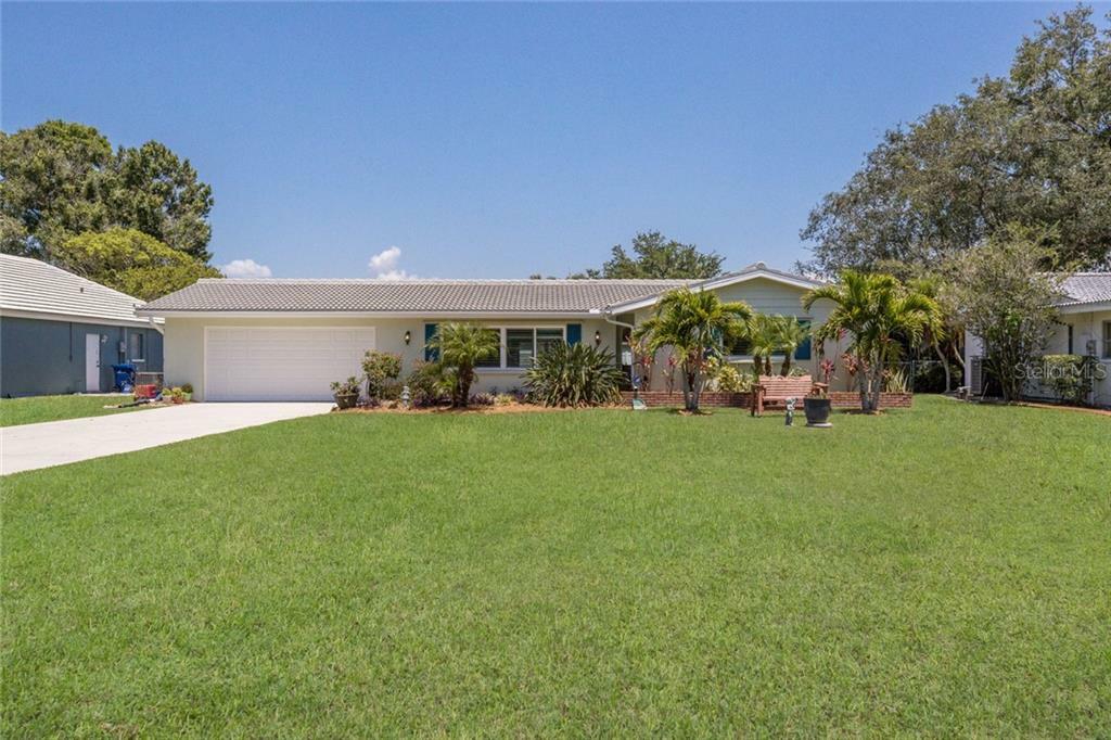 Property Photo:  3309 Pine Valley Drive  FL 34239 