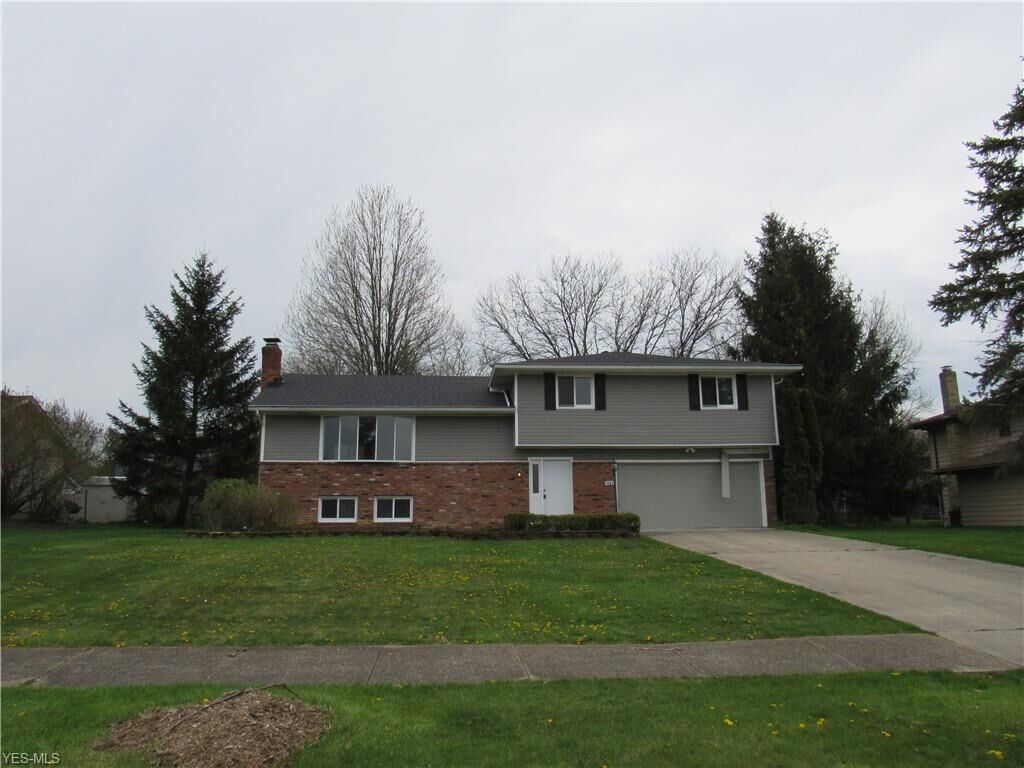 Property Photo:  4884 Foxwynde Trail  OH 44143 