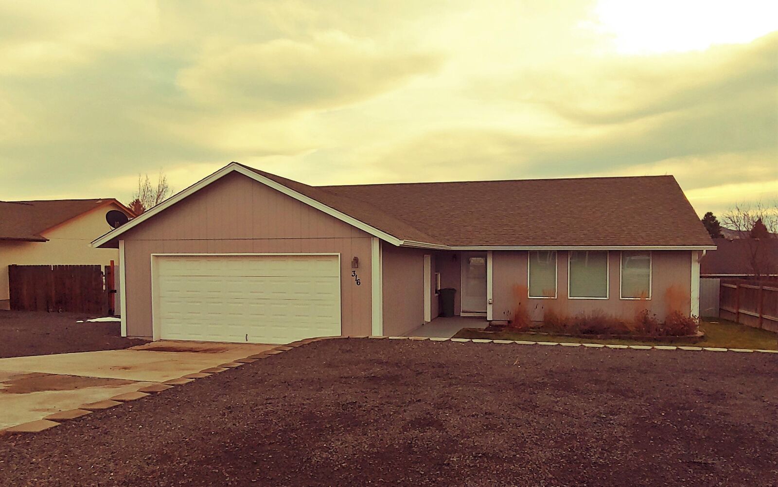 Property Photo: 316 Geneva Street OR 97734