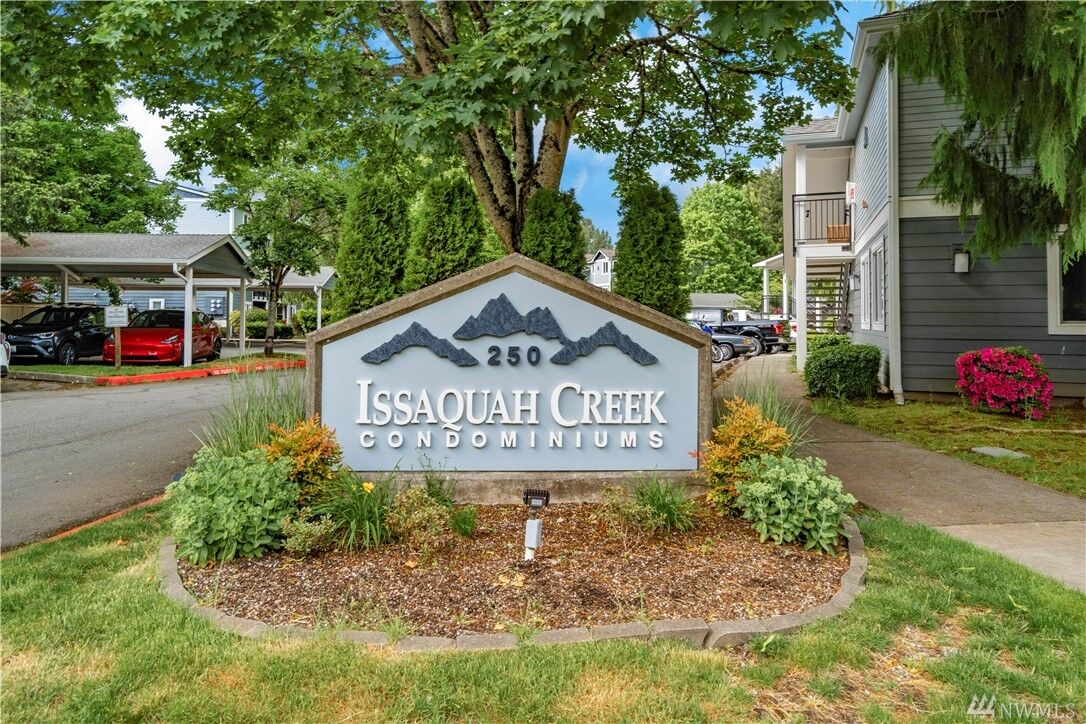 Property Photo: 250 NW Dogwood Street B102 WA 98027