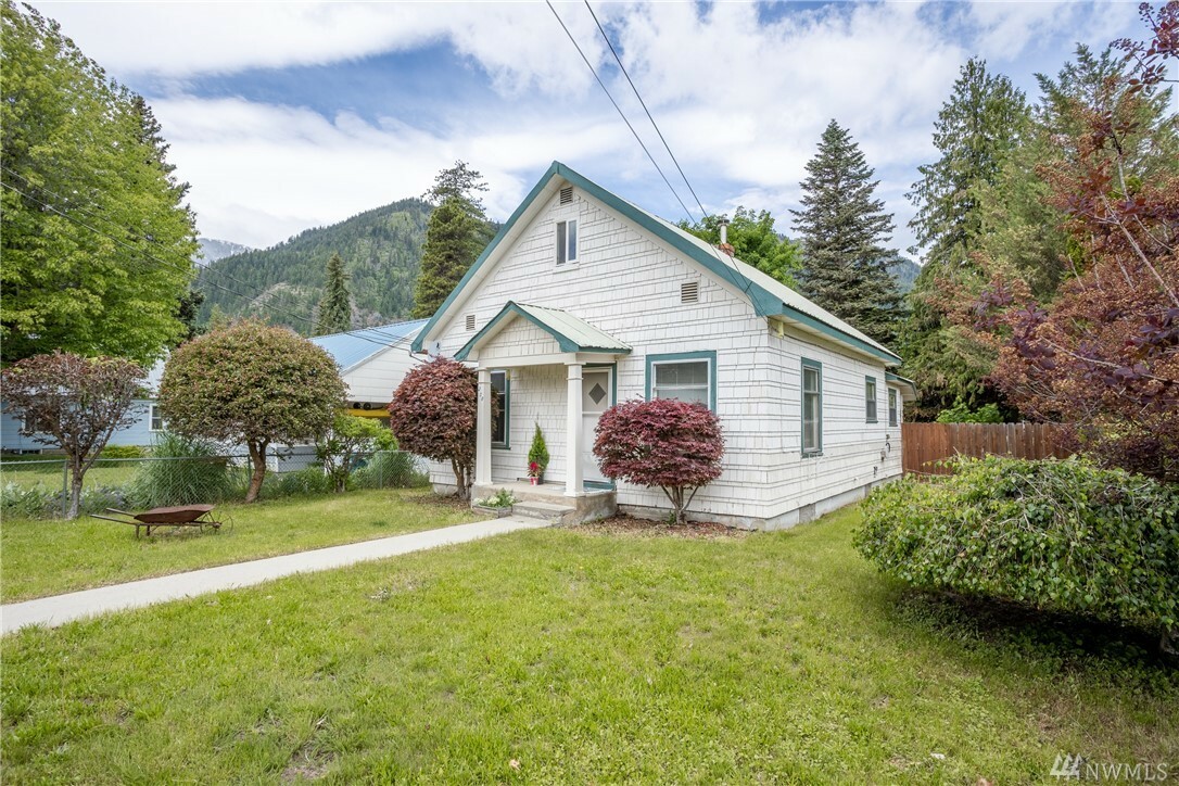 Property Photo:  358 Whitman St  WA 98826 