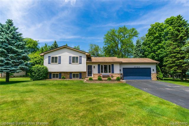 Property Photo: 3786 Westlyn Drive MI 48359