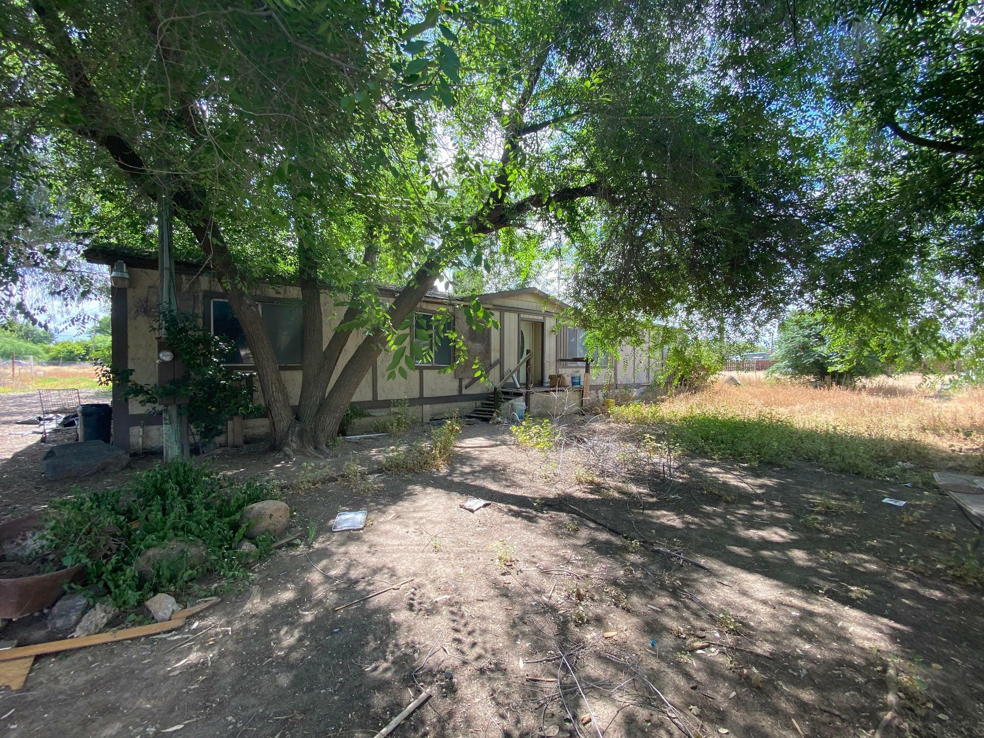 Property Photo:  1030 Crystal Street  CA 93257 