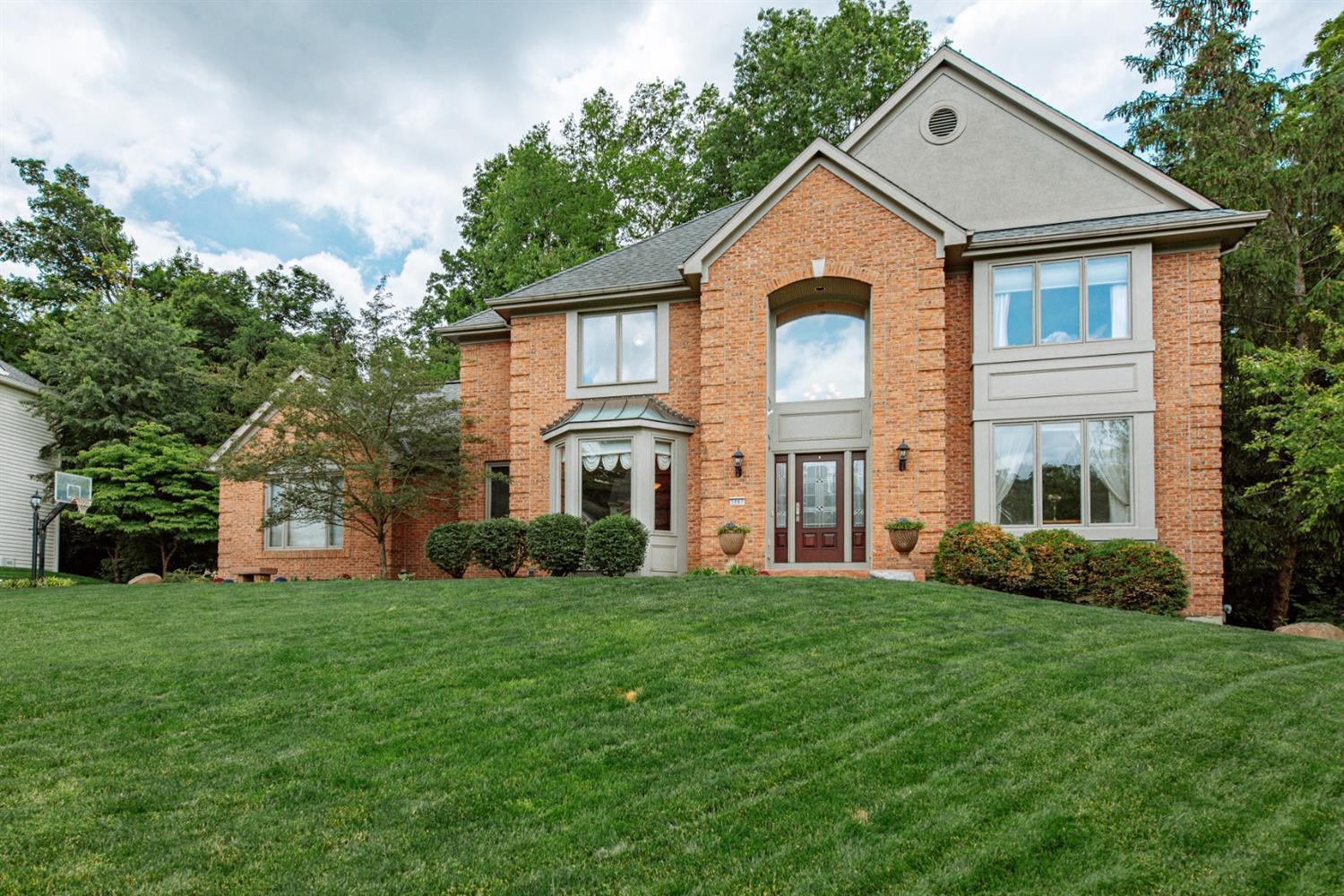 Property Photo: 5060 Village Dr OH 45244