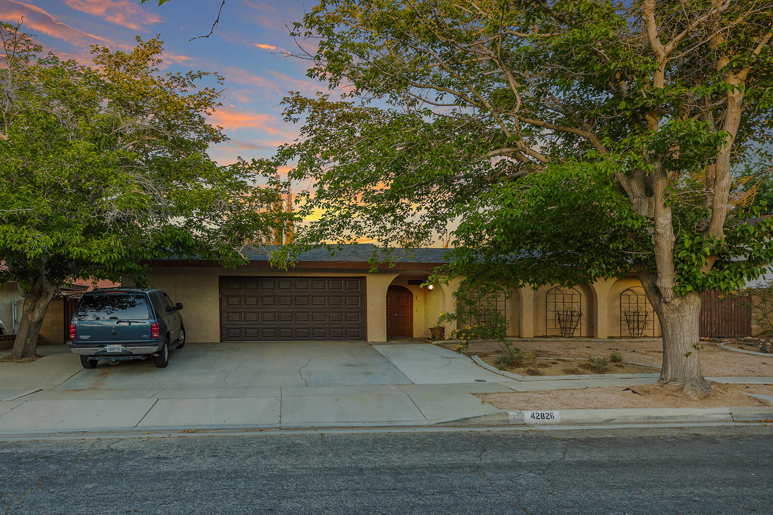 Property Photo:  42826 W 17th Street West  CA 93534 