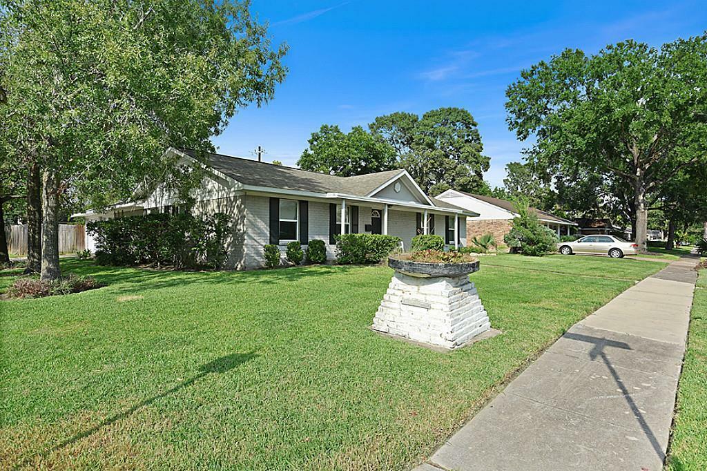 5534 Birdwood Road  Houston TX 77096 photo