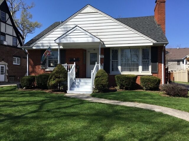 Property Photo: 596 South Poplar Avenue IL 60126