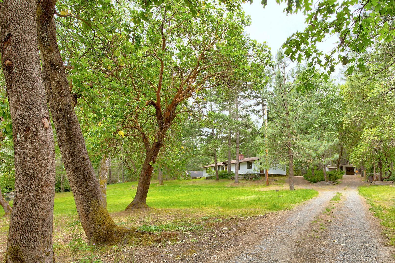 Property Photo:  8417 Lower River Road  OR 97526 