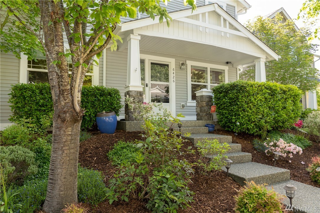 Property Photo: 6426 Silent Creek Ave SE WA 98065
