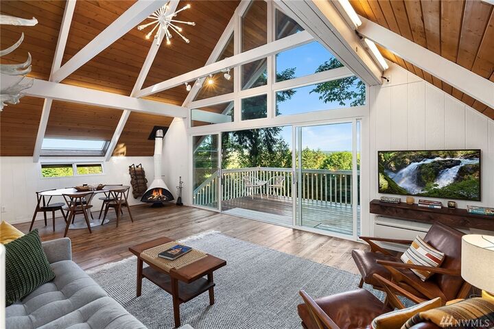 Property Photo:  12933  94 Avenue NE  WA 98034 