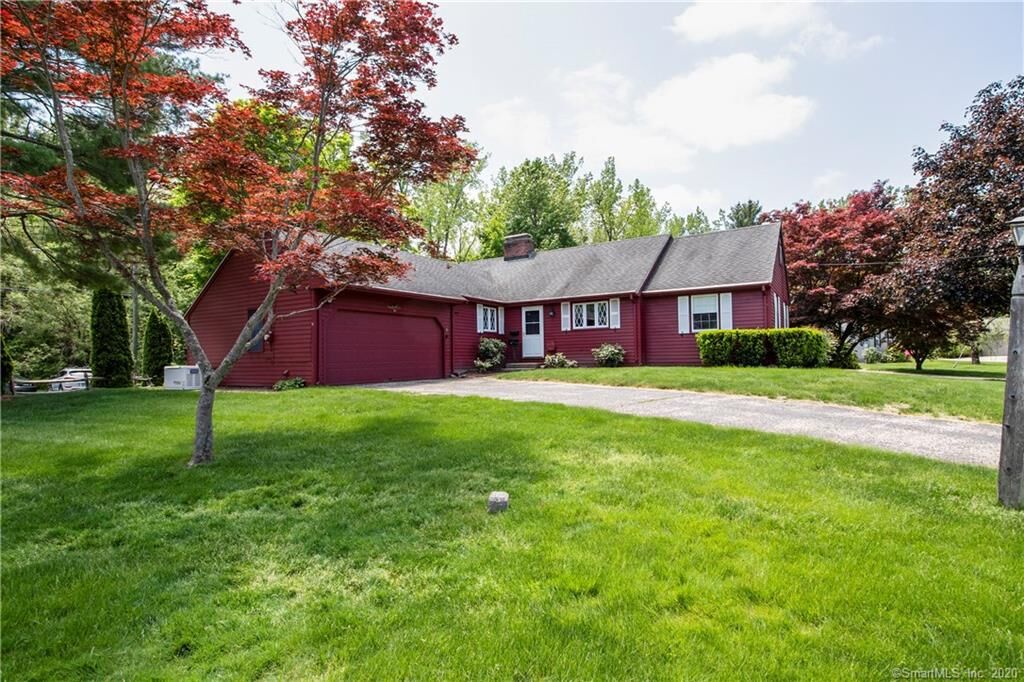 Property Photo:  31 Gloucester Lane  CT 06107 