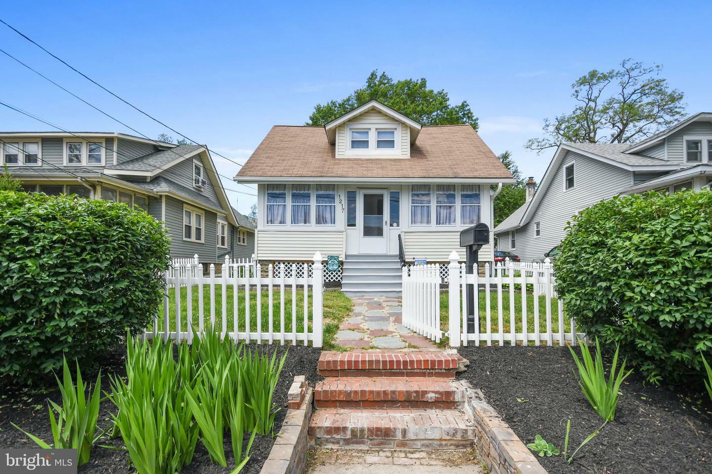 Property Photo:  1217 Walnut Avenue  NJ 08107 