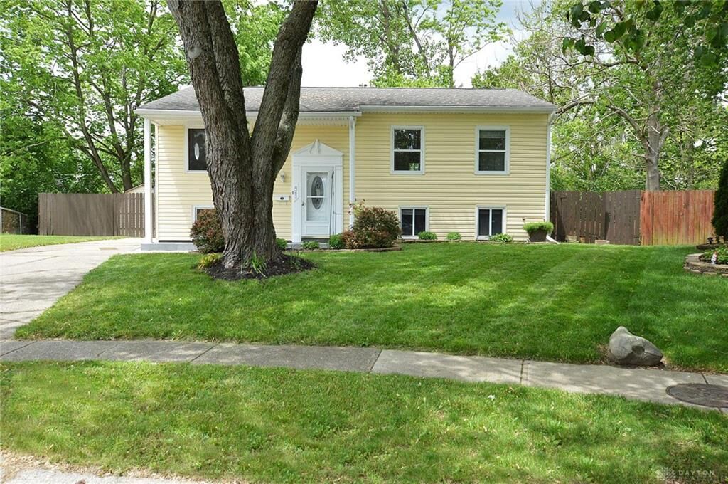Property Photo: 921 Primrose Drive OH 45449