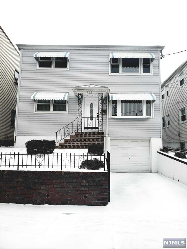 Property Photo:  139 Devon Street 2  NJ 07032 