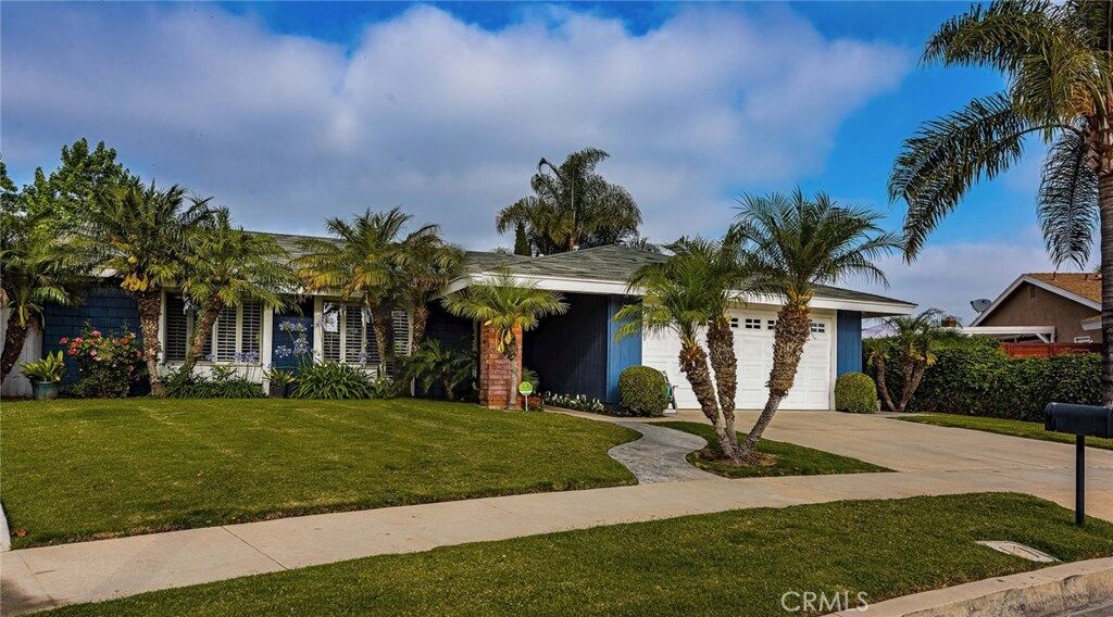 Property Photo: 2952 N White Shores Drive CA 92865