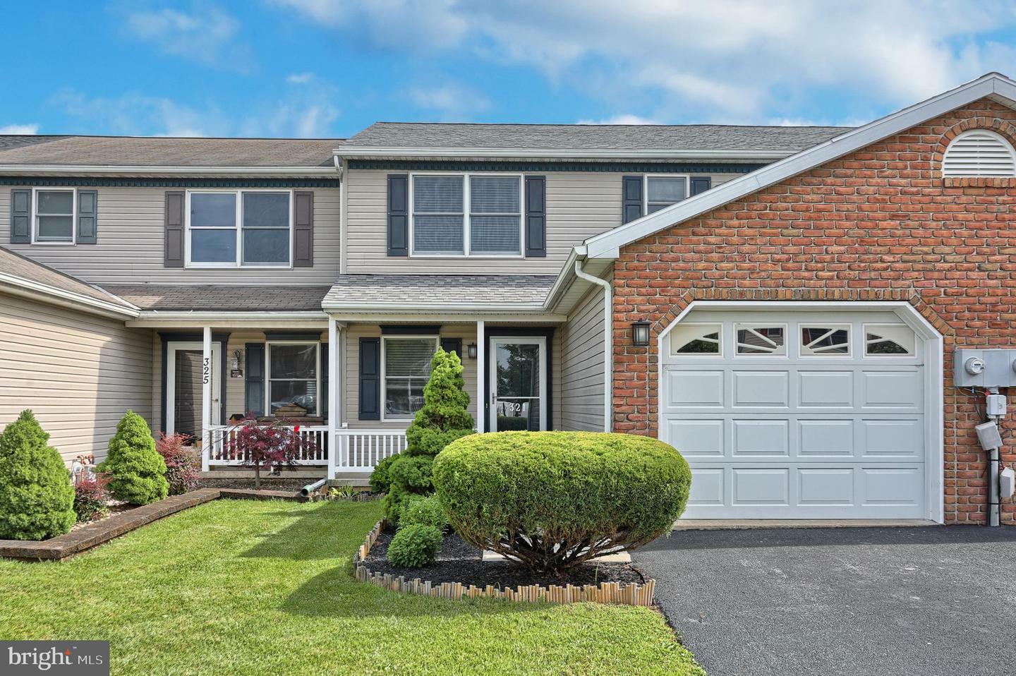 Property Photo: 321 Acorn Circle PA 17042