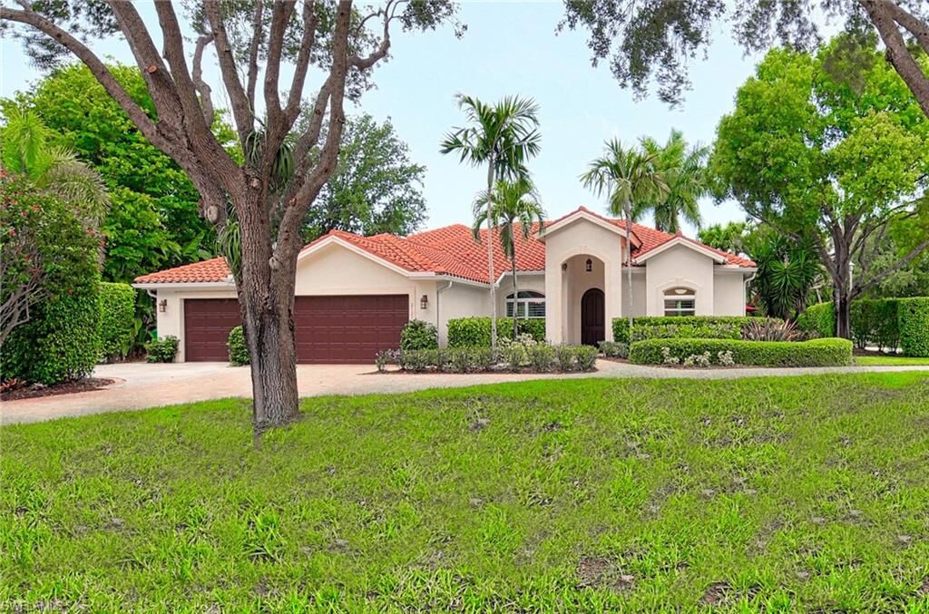 Property Photo:  2127 Mission Dr  FL 34109 