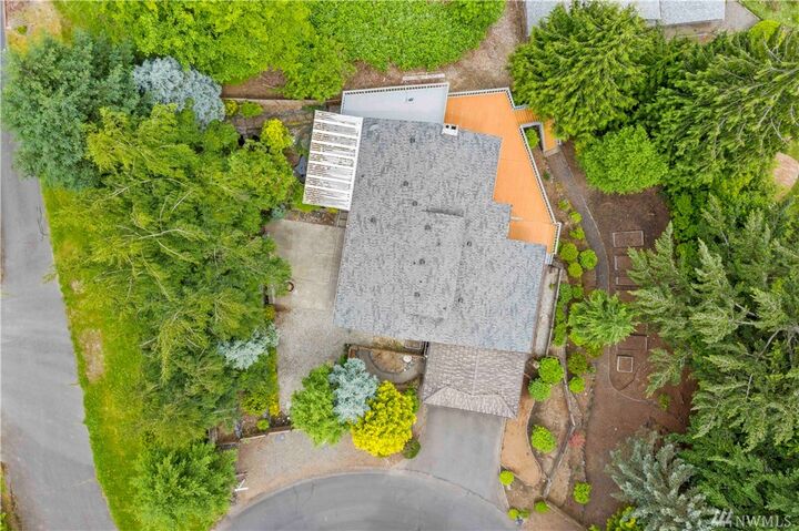 Property Photo: 6811 47th Avenue E WA 98443