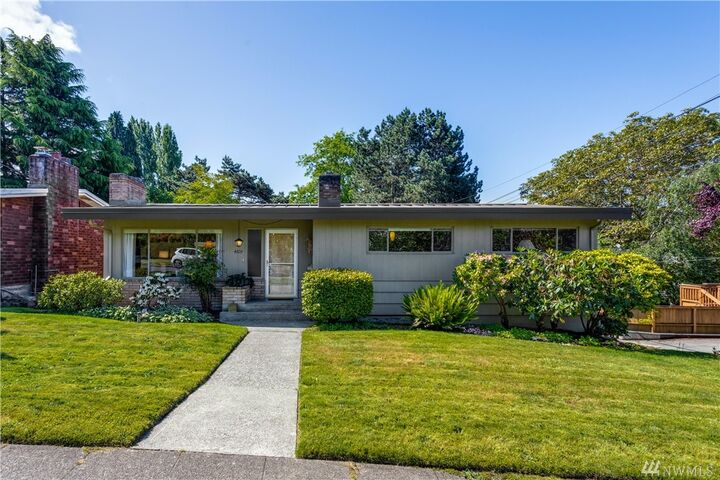 Property Photo:  4709 SW Stevens Street  WA 98116 