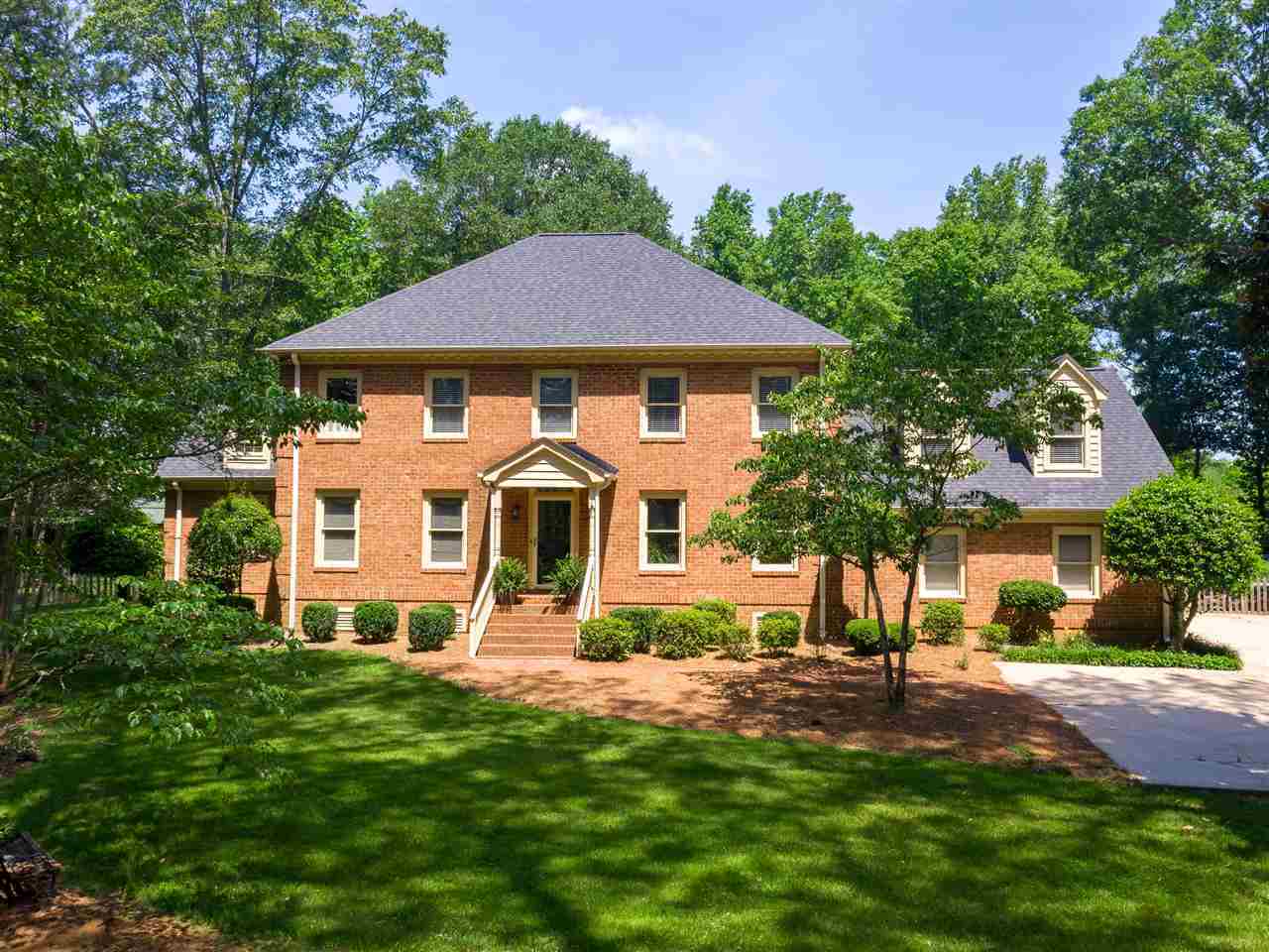 Property Photo:  117 Williamsburg Dr  SC 29302-6303 