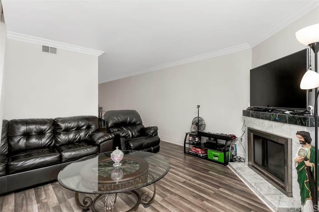 Property Photo: 221 Espanas Gln CA 92026