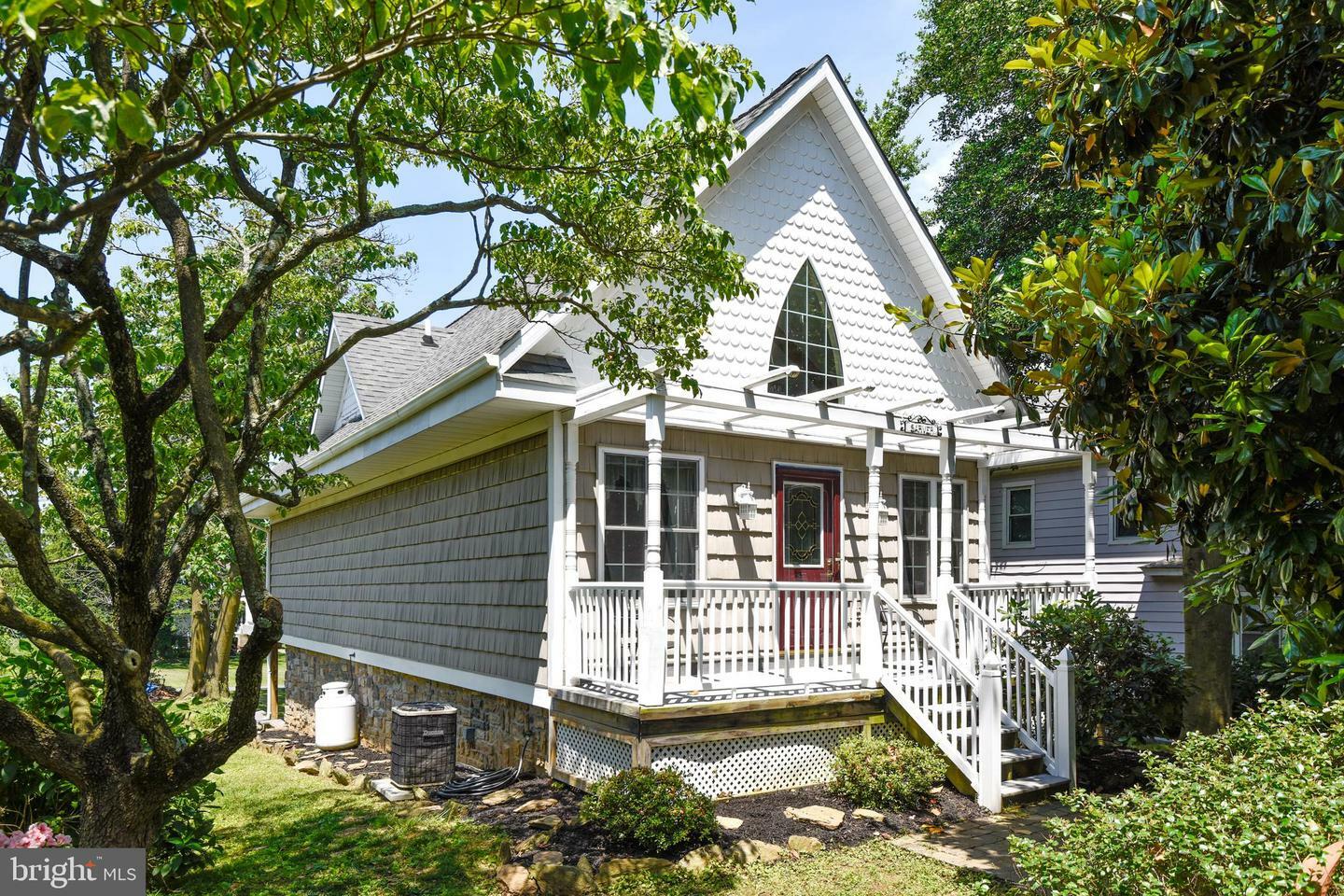 Property Photo: 12 1st Avenue MD 21610