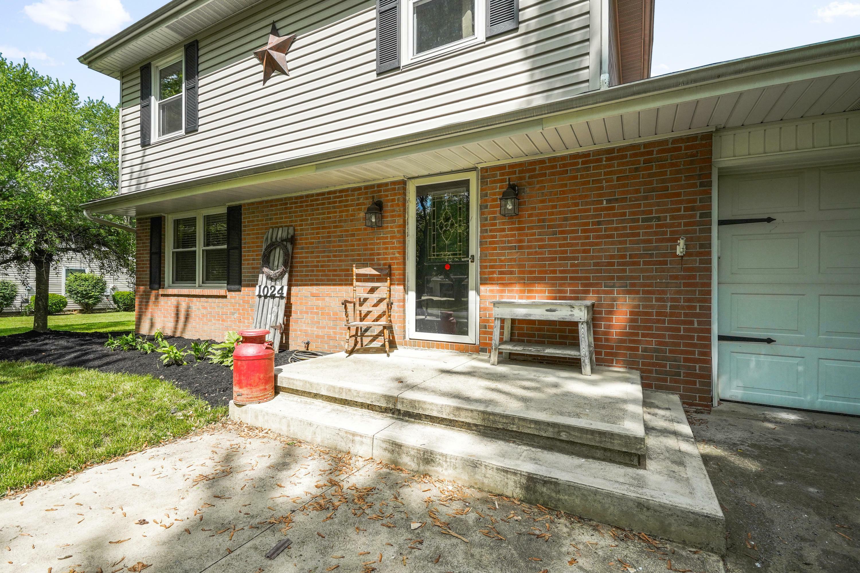 Property Photo:  1024 Adare Road  OH 43302 