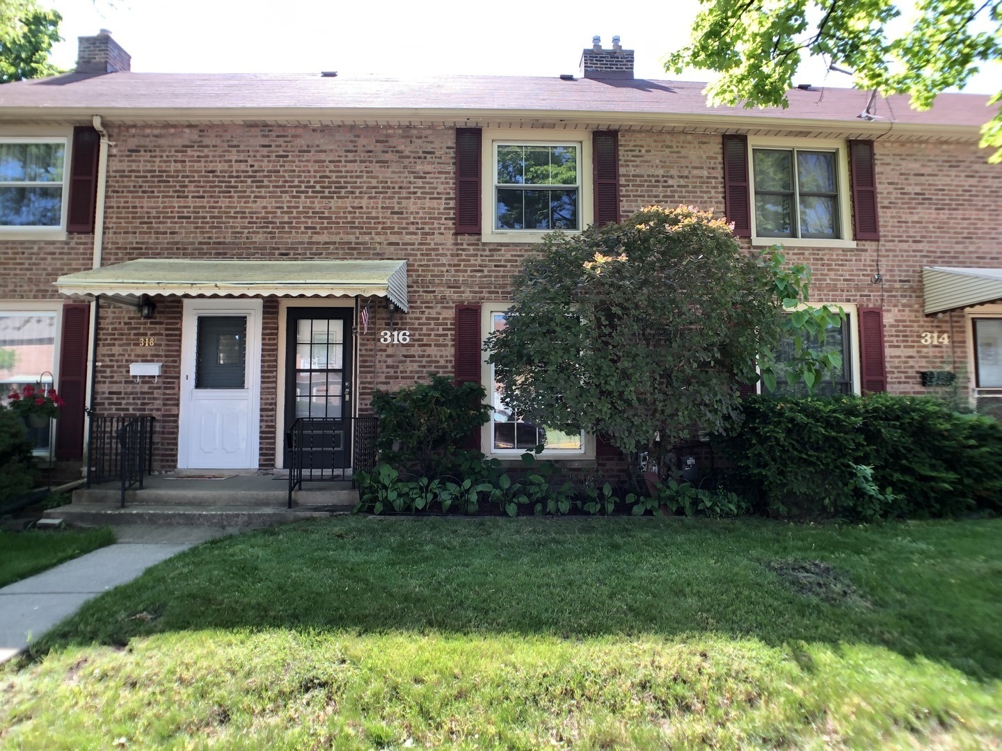 Property Photo:  316 Graceland Avenue 316  IL 60016 