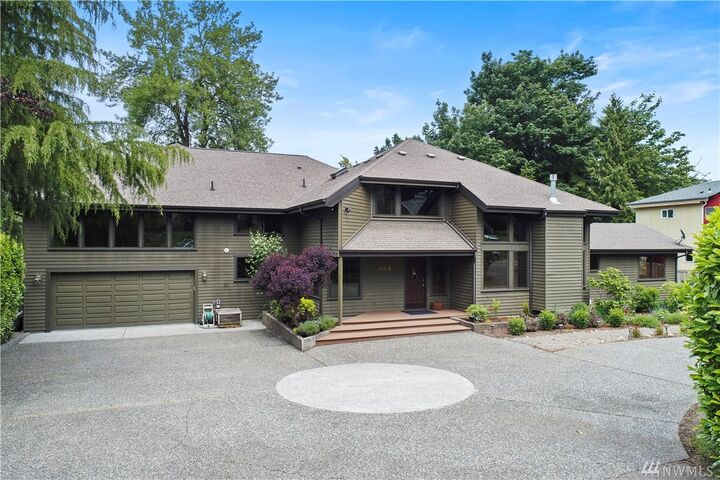 18022  25th Avenue NE  Lake Forest Park WA 98155 photo
