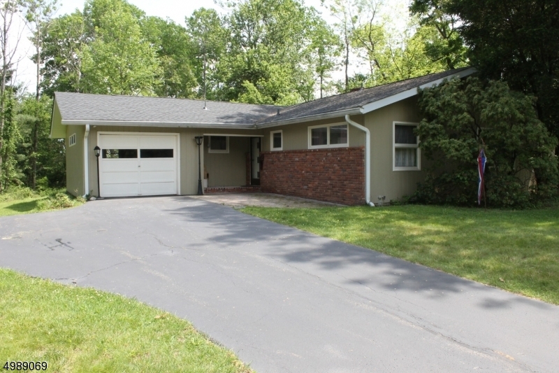 Property Photo: 16 Seneca Lake Trl NJ 07871