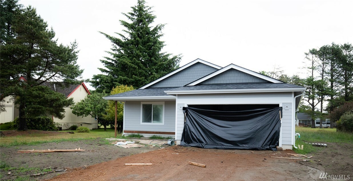 Property Photo:  466 Octopus Ave NE  WA 98569 