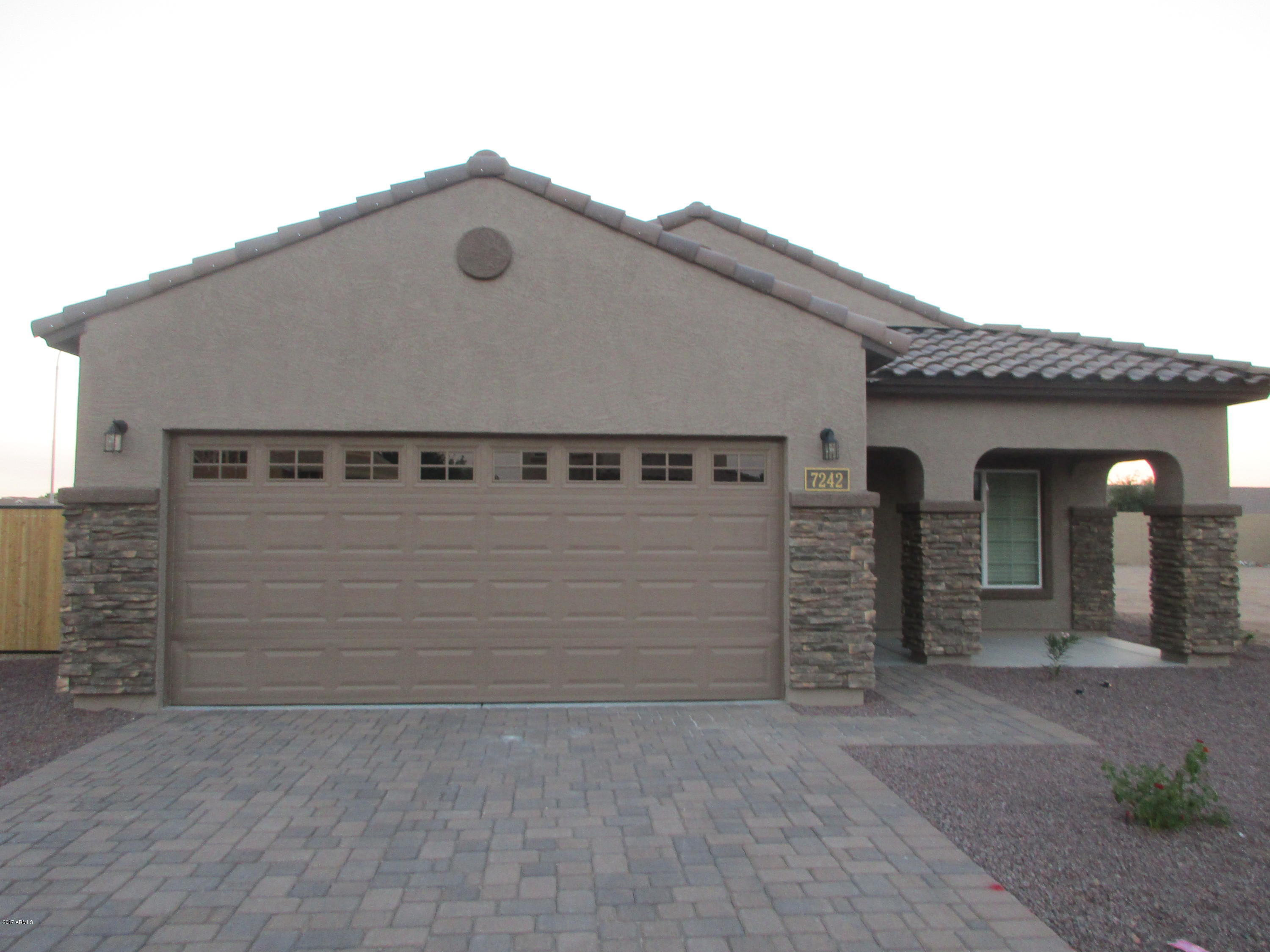 Property Photo: 7242 N 77th Drive AZ 85303