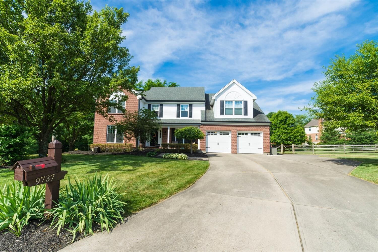 Property Photo: 9737 Aspenknoll Ct OH 45140