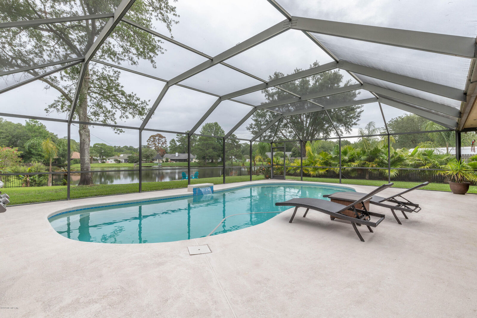 Property Photo: 14439 Pond Place FL 32223
