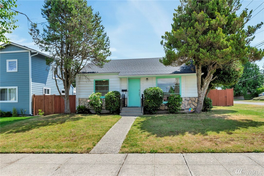 Property Photo: 4922 N 19th St WA 98406