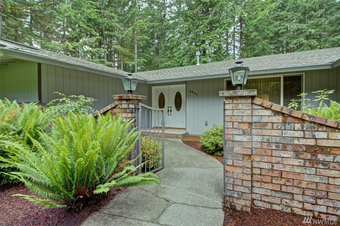 Property Photo:  6523  Westhill Drive SW  WA 98512 