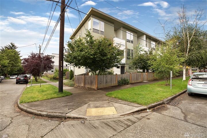 Property Photo:  1157 N 88th Street  WA 98103 