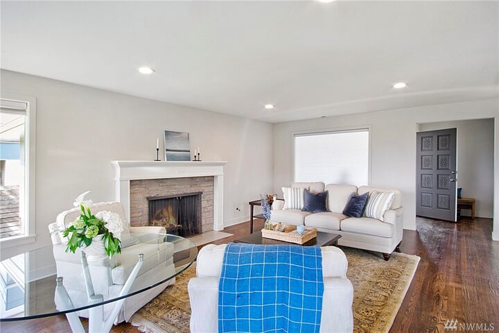 Property Photo:  24121  9th Court S  WA 98198 