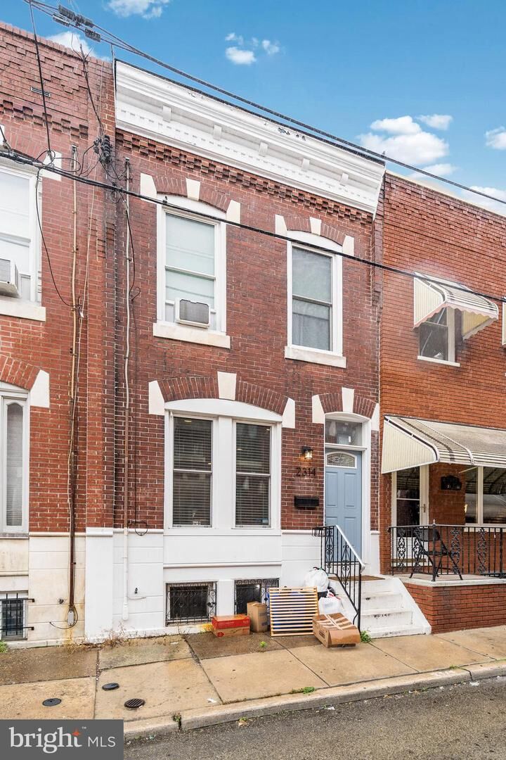 Property Photo: 2314 S Warnock Street PA 19148