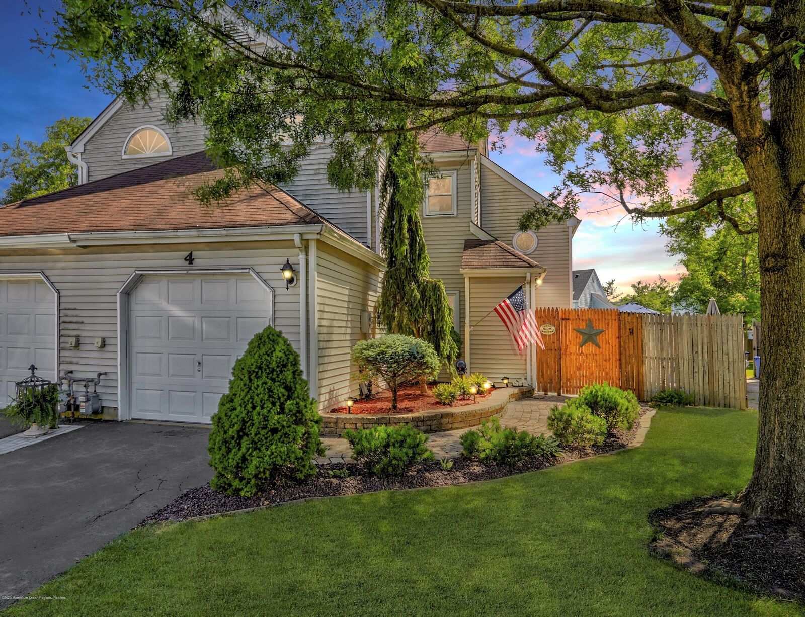 Property Photo:  4 Cummings Court  NJ 07728 