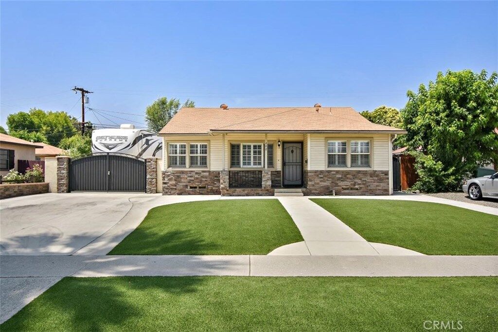 Property Photo: 448 E 16th Street CA 92404