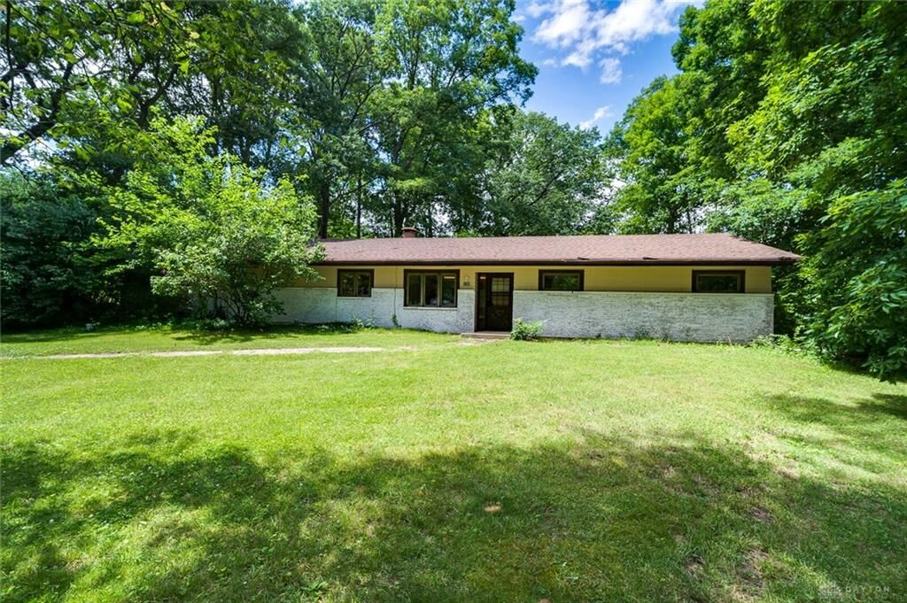 Property Photo: 3708 Winston Churchill Drive OH 45432