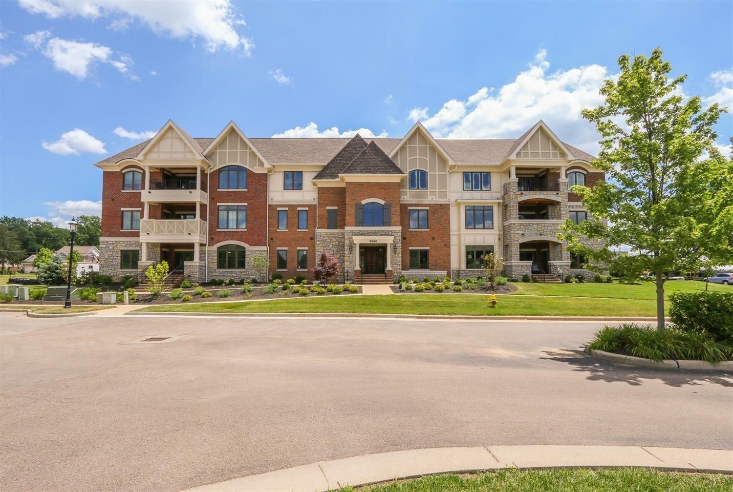 Property Photo: 9506 Park Manor Blvd 203 OH 45242